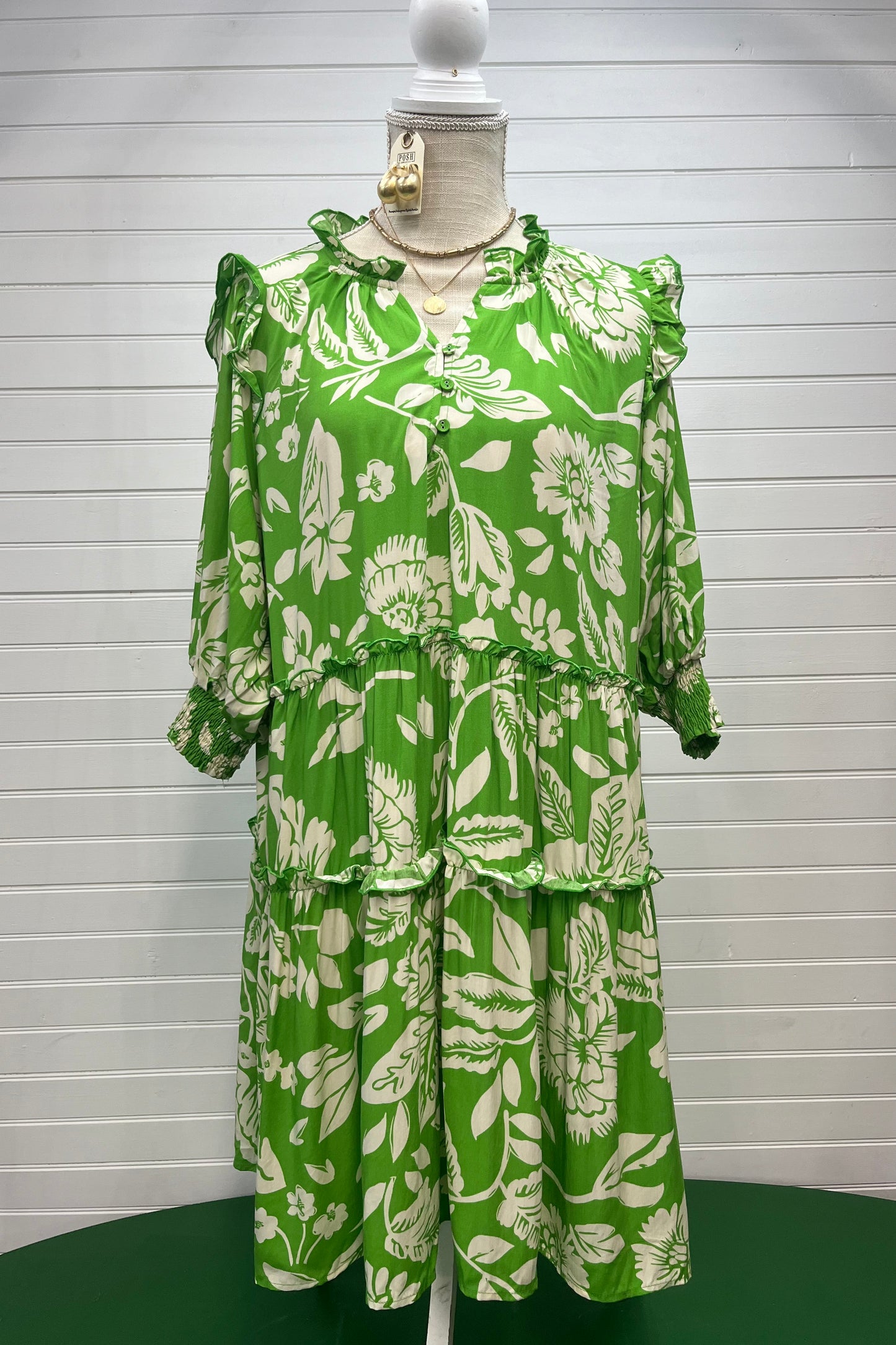CURVY - Green Tiered Floral Dress